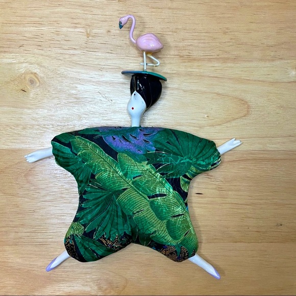 Hand-crafted Soft Body Sculpture Lady - Picture 6 of 7